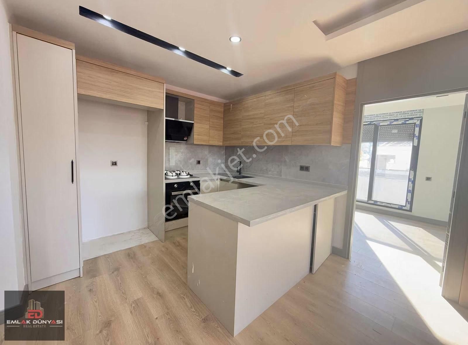 Üçgen Mahallesi Arakat 2+1 Daire