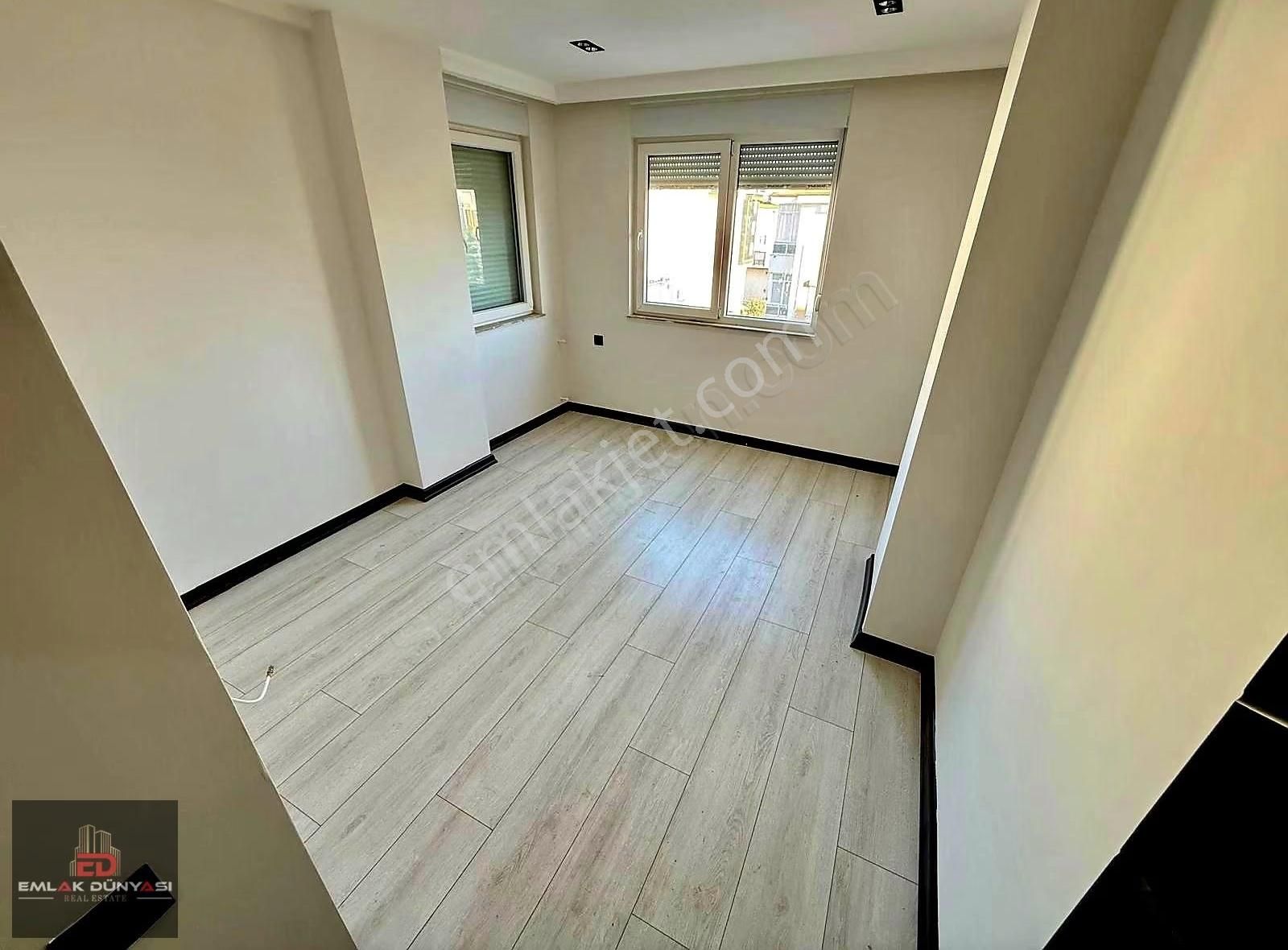 Aydoğmuşta Ferah Asansörlü Kapalı Mutfaklı Satılık 2+1 Daire - Görsel 21