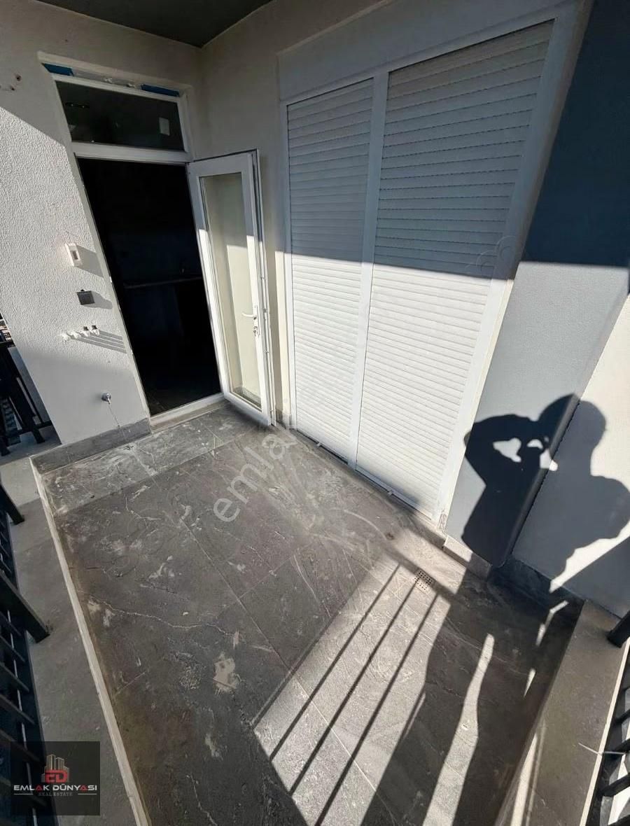 Aydoğmuşta Ferah Asansörlü Kapalı Mutfaklı Satılık 2+1 Daire - Görsel 23