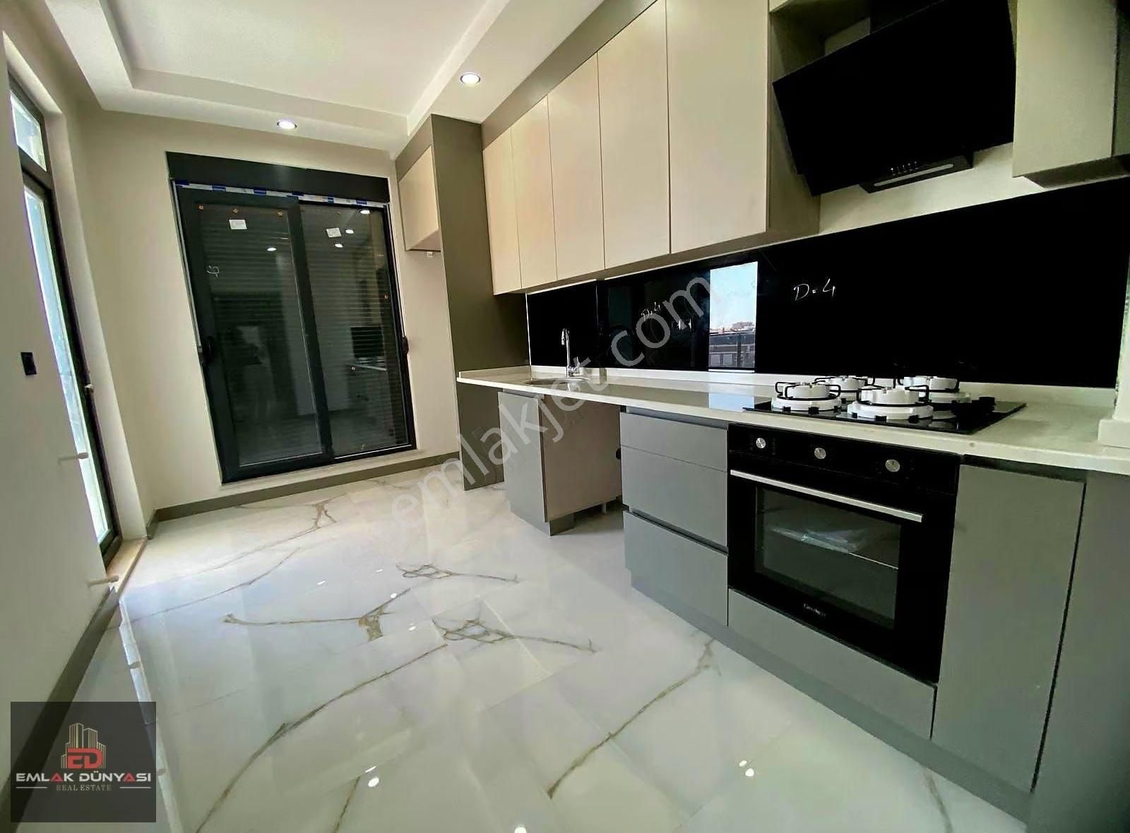 Aydoğmuşta Tramvay Dibi 145mt2 Ebeveyn Banyolu Lüx 3+1