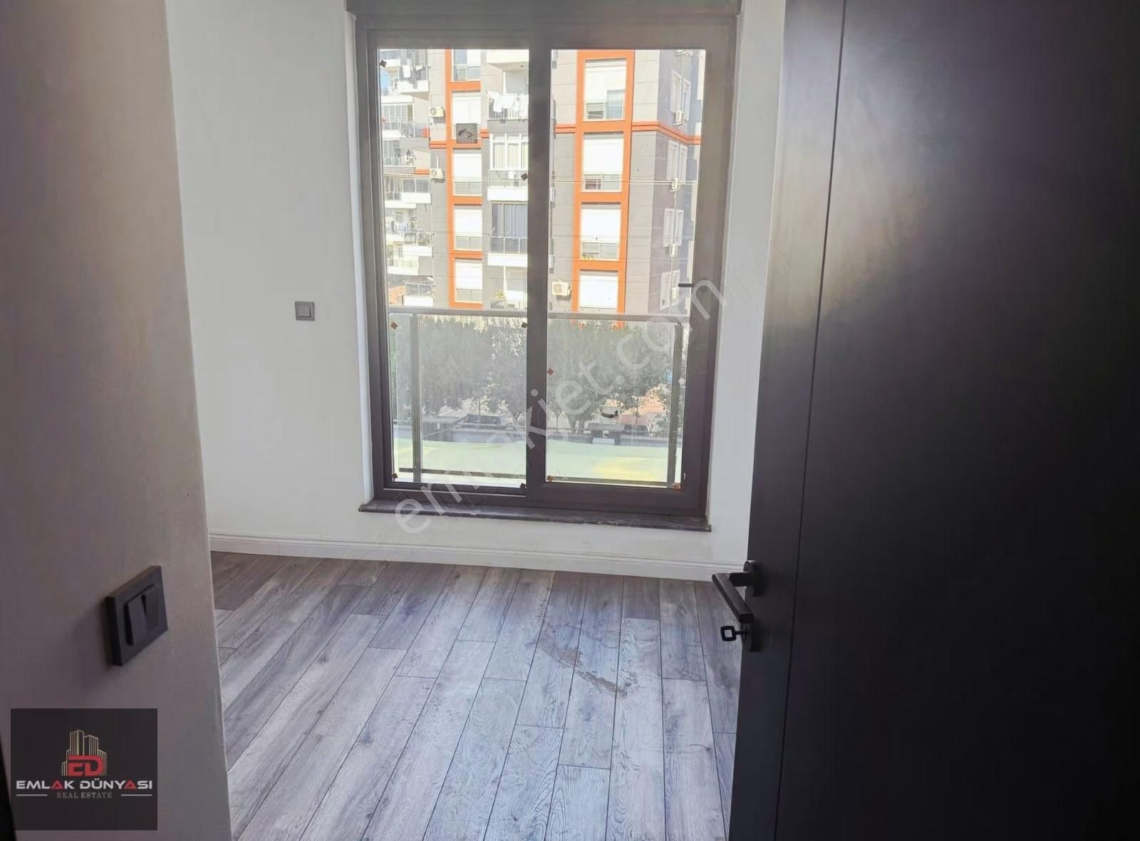 Aydoğmuşta Tramvay Dibi 145mt2 Ebeveyn Banyolu Lüx 3+1 - Görsel 9