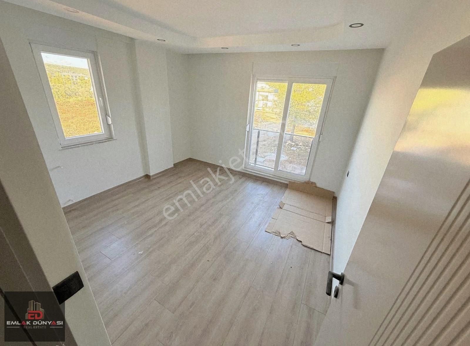 Aydoğmuşta Sıfır Satılık 3+1 140 Mt2 Geniş Arakat Daire - Görsel 24