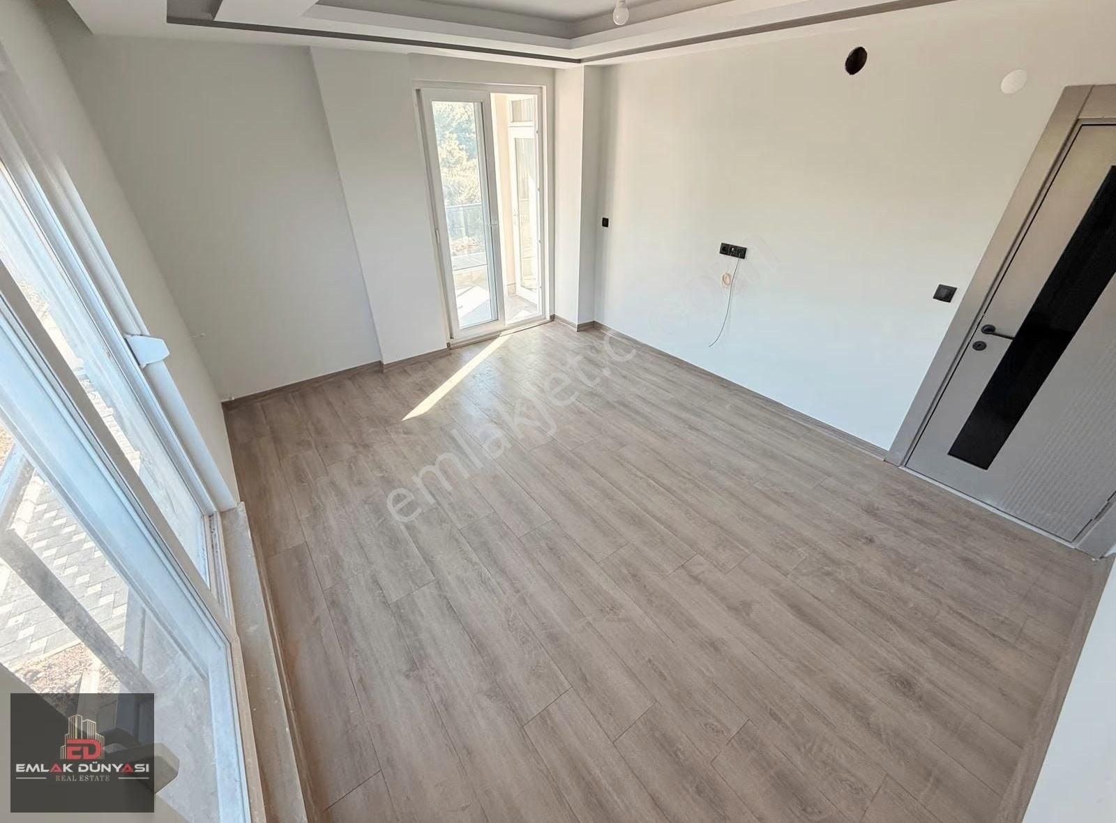 Aydoğmuşta Sıfır Satılık 3+1 140 Mt2 Geniş Arakat Daire - Görsel 17