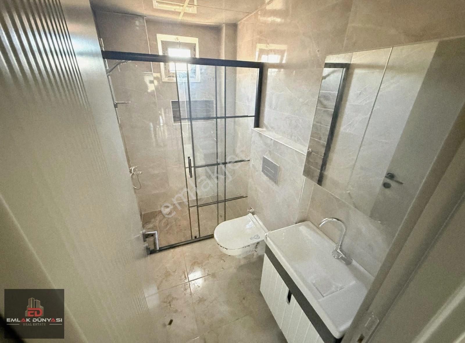 Aydoğmuşta Sıfır Satılık 3+1 140 Mt2 Geniş Arakat Daire - Görsel 22