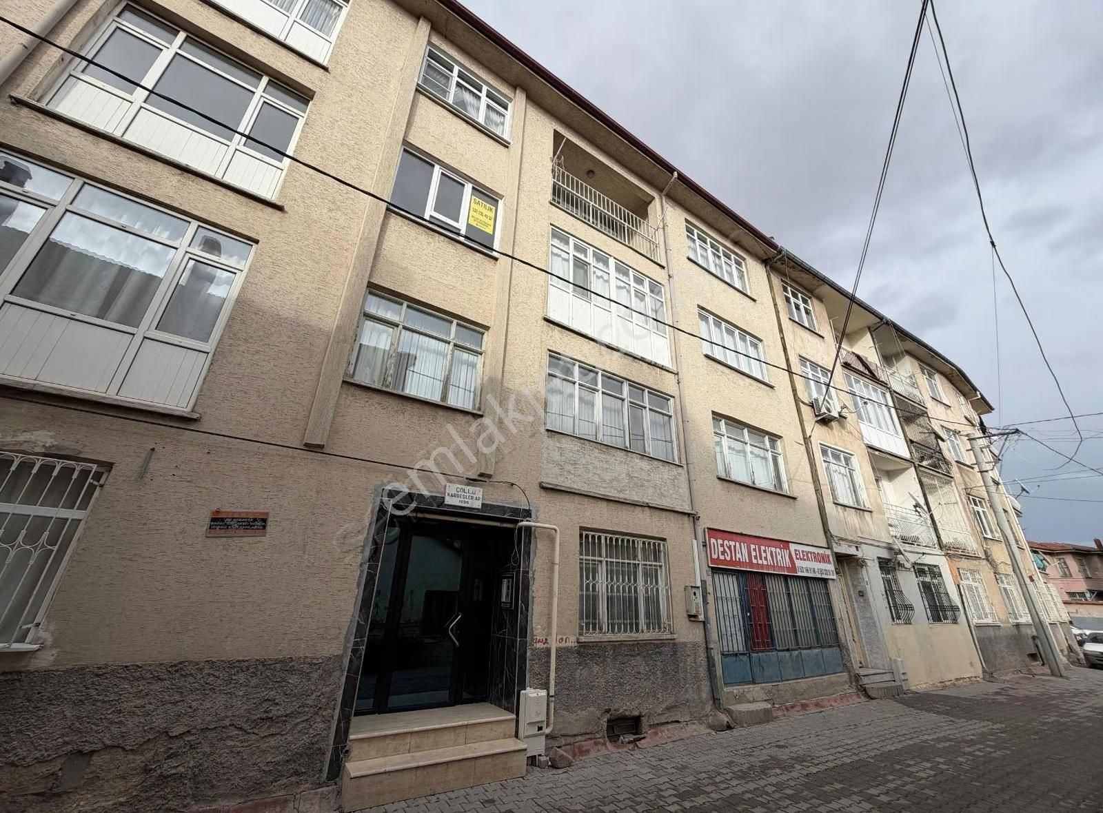 İstanbul Caddesi Katlı Otopark Karşısında Bakımlı 3+1 Daire - Görsel 13