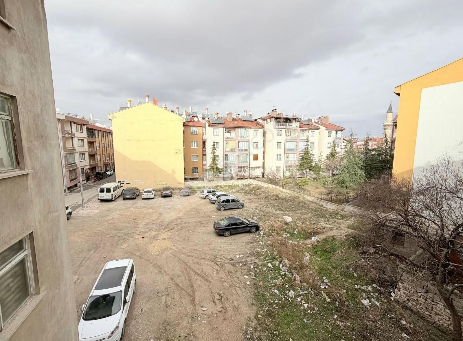 İstanbul Caddesi Katlı Otopark Karşısında Bakımlı 3+1 Daire - Görsel 10