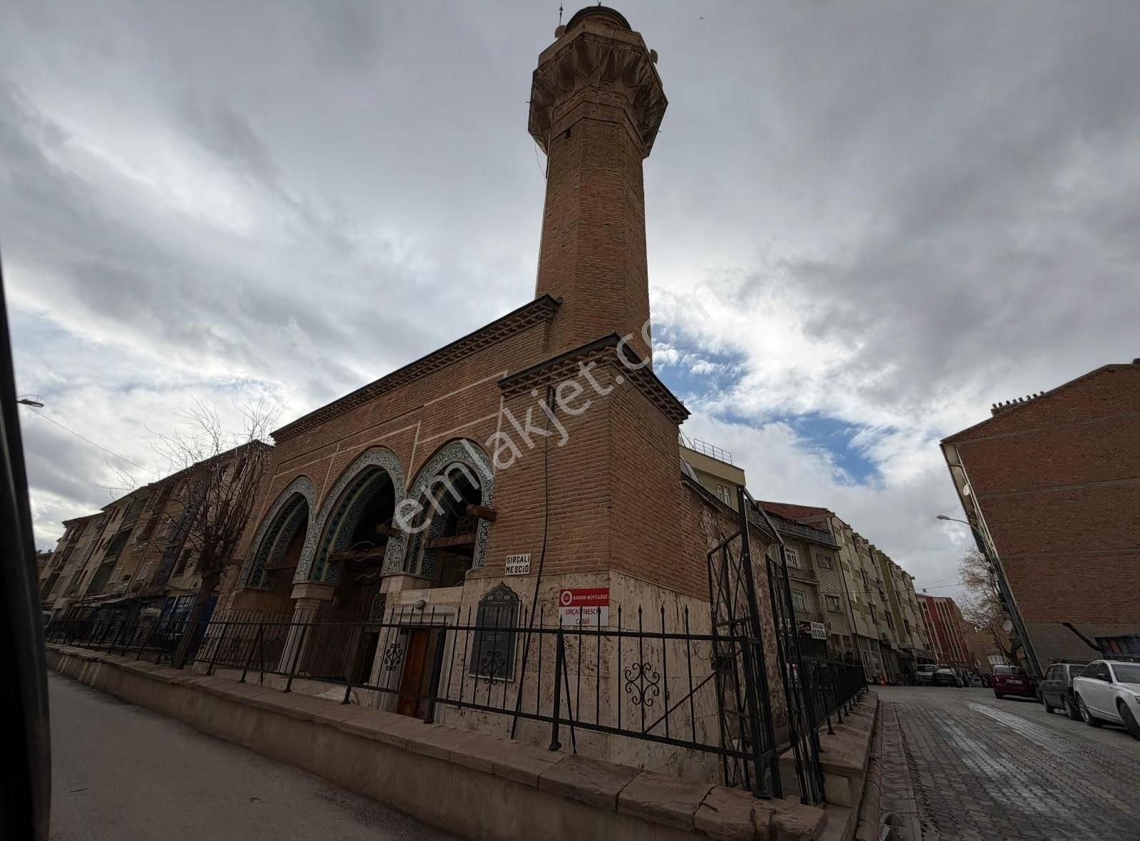 İstanbul Caddesi Katlı Otopark Karşısında Bakımlı 3+1 Daire - Görsel 14