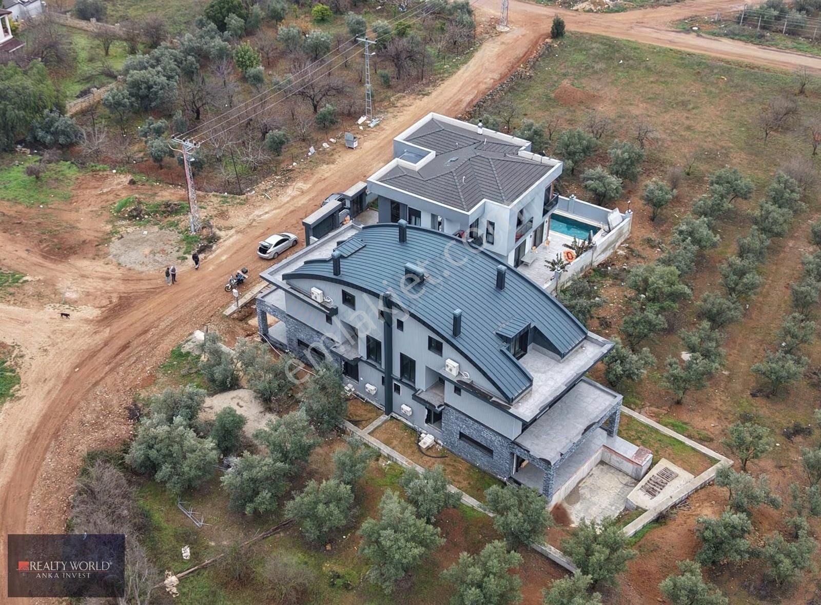 Döşemealtı Düzlerçamı'ında Ormana Yakın Satılık Lüks Villa