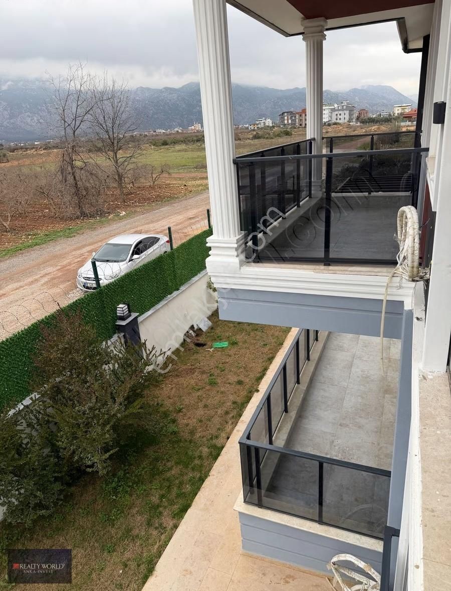 Döşemealtı Yeniköyde Acil Satılık 4+1 Müstakil Villa