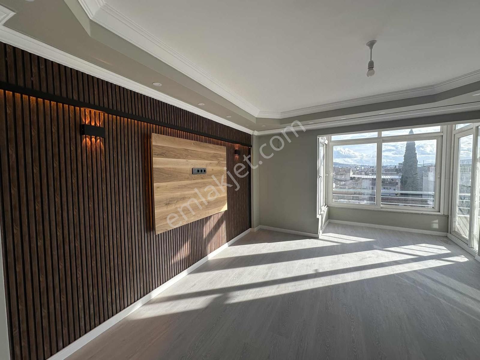 Şirinyer'de İzban Yakını Komple Tadilatlı Satılık 3+1 Daire - Görsel 8