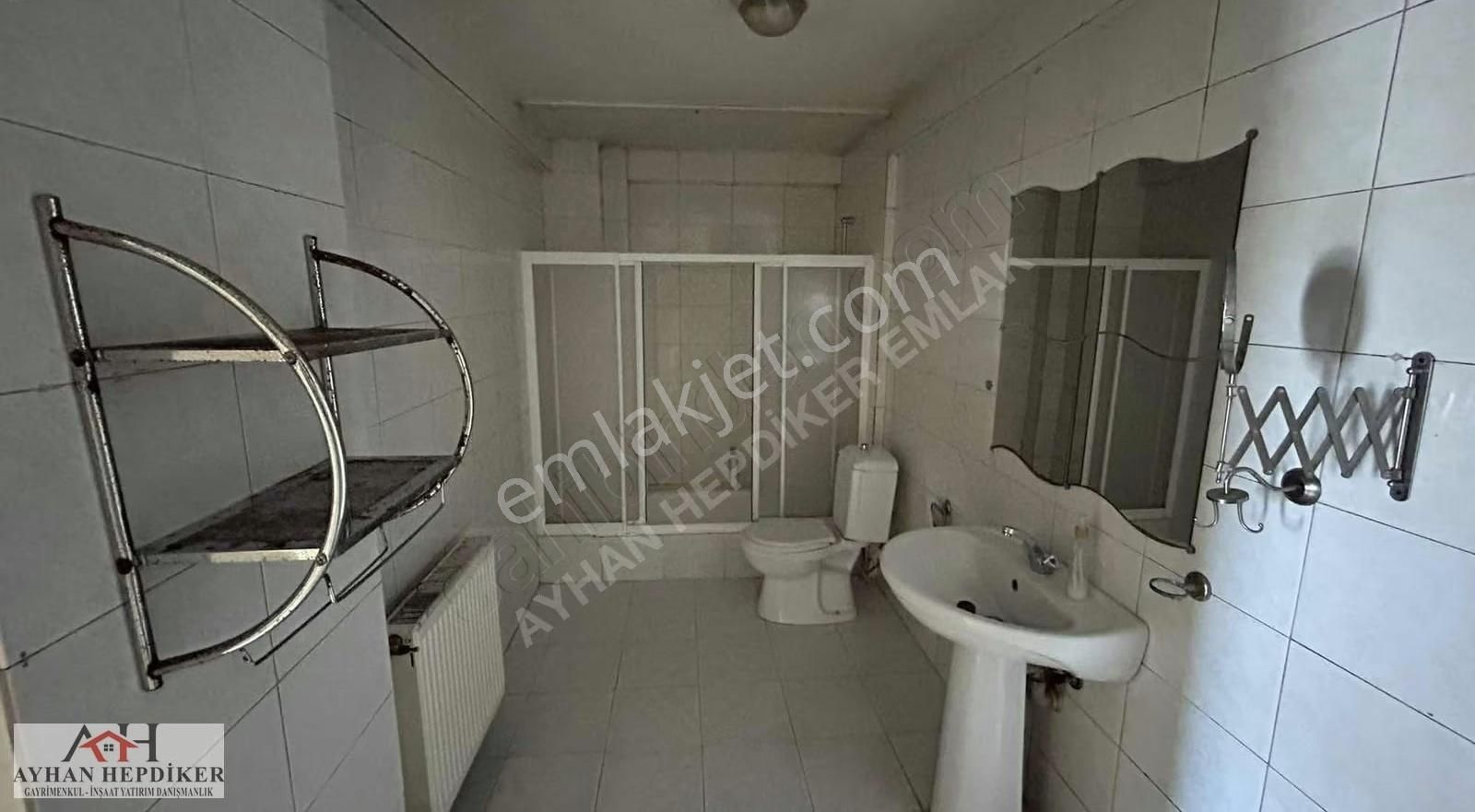Adapazarı Orhangazi Caddesi Üzerinde 190m2 4+1 Bakımlı Daire - Görsel 8