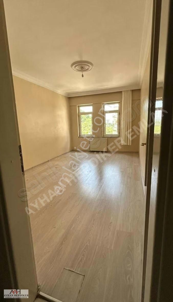 Adapazarı Orhangazi Caddesi Üzerinde 190m2 4+1 Bakımlı Daire - Görsel 2