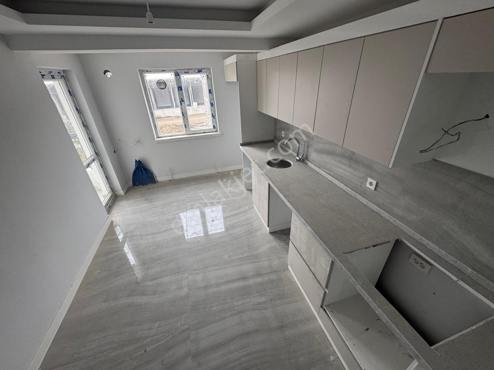 Yenikent Fevzi Çakmak Mah.ultra Lüx Yapılı Geniş3+1kiralık Daire - Görsel 4