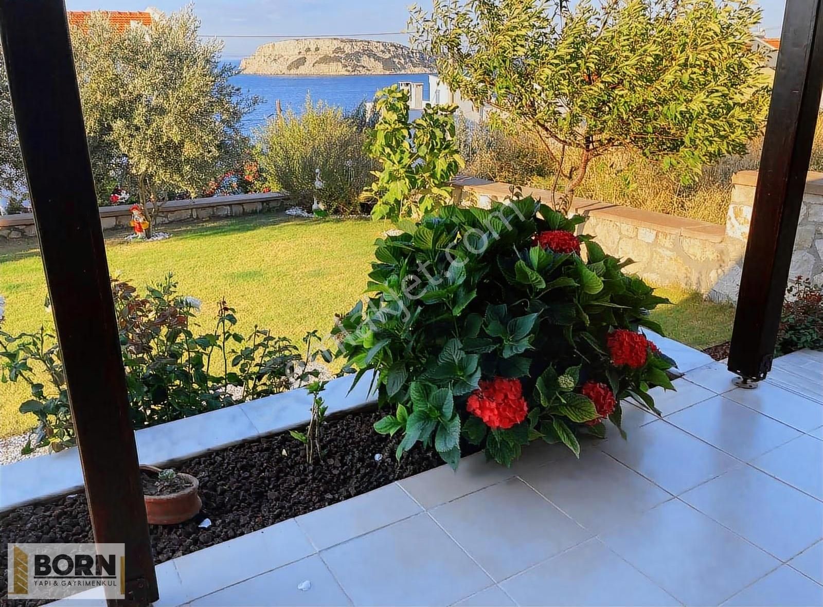 Karaburunda Denize Sıfır Müstakil Ev - Görsel 22