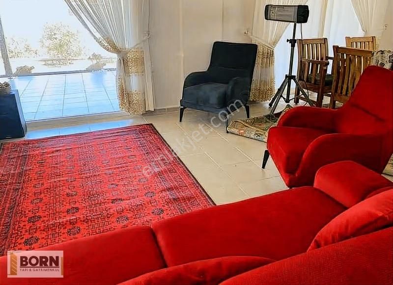 Karaburunda Denize Sıfır Müstakil Ev - Görsel 16