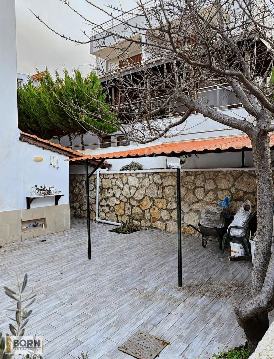 Karaburunda Denize Sıfır Müstakil Ev - Görsel 5