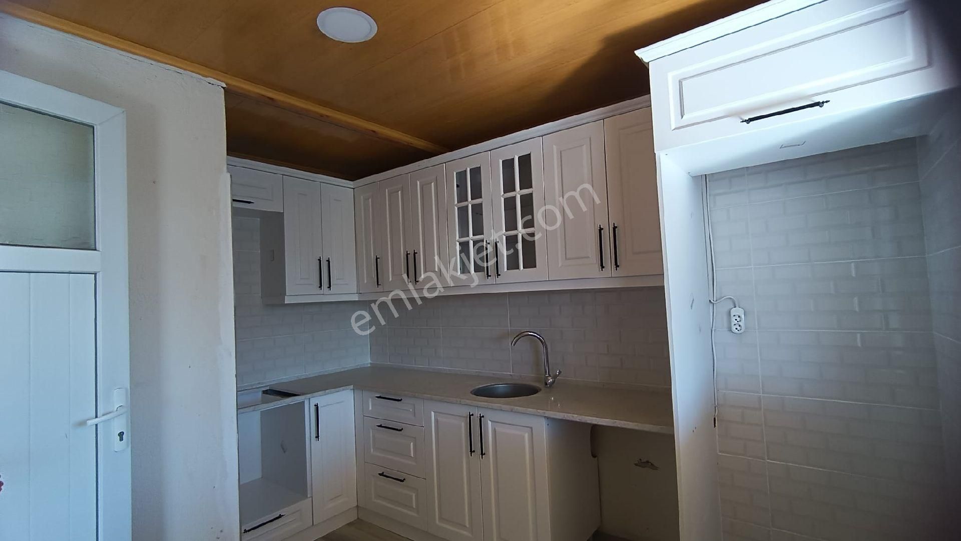 Osmangazi Mah Ana Yol Üzerinde Bakımlı Geniş Kiralık 3+1 Daire - Görsel 2