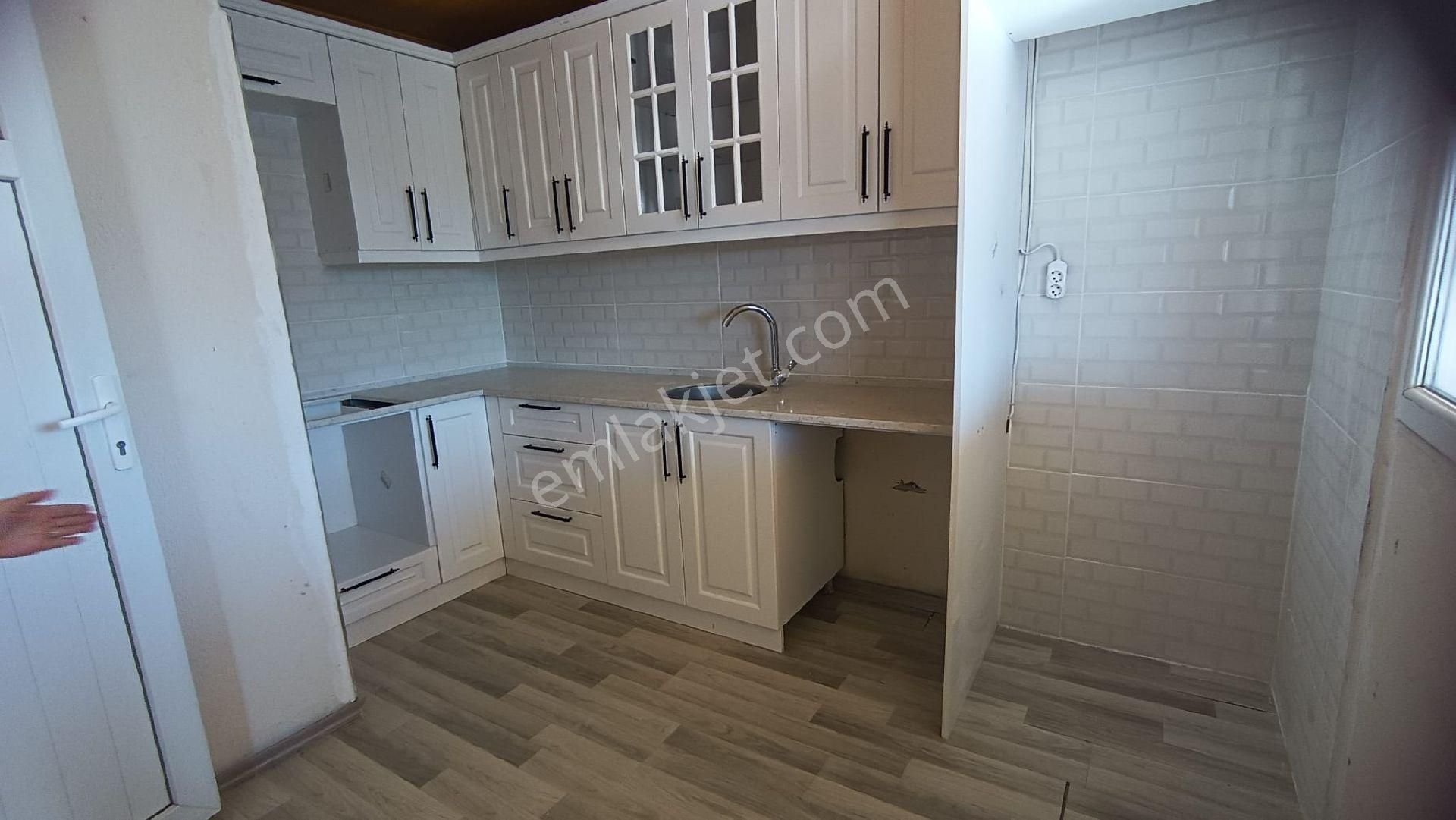 Osmangazi Mah Ana Yol Üzerinde Bakımlı Geniş Kiralık 3+1 Daire - Görsel 3
