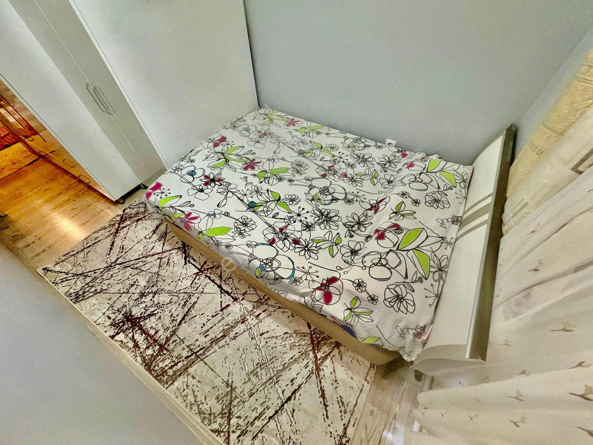 ▓tek Yetkili Karabuluttan▓ Ön Cephe & Bahçeli Ayrı Mutfak 1+1 Satılık Daire - Görsel 7