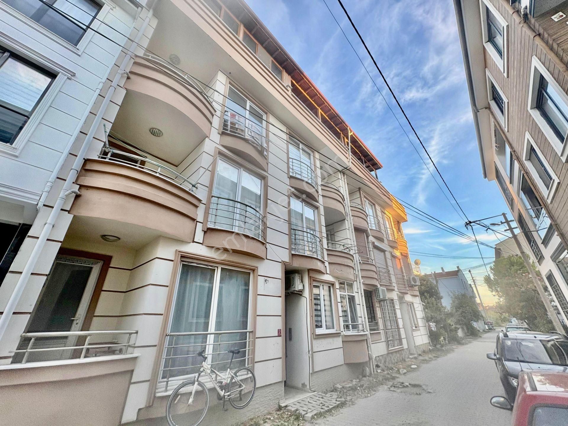 ▓tek Yetkili Karabuluttan▓ Ön Cephe & Bahçeli Ayrı Mutfak 1+1 Satılık Daire