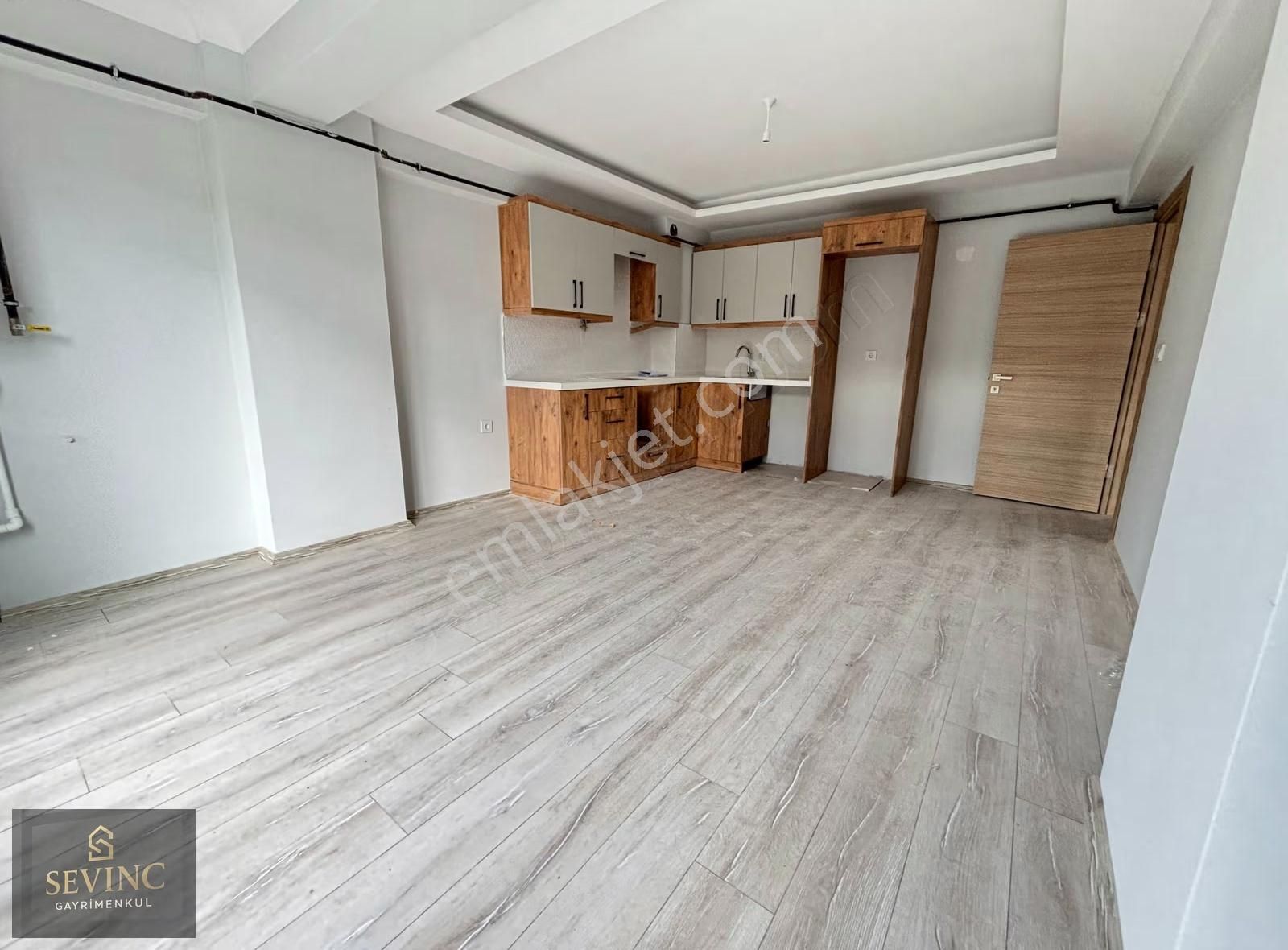 Sevinç'ten Yeni Mahallenin Gözde Konumunda Ara Kat Asansörlü 2+1 - Görsel 14