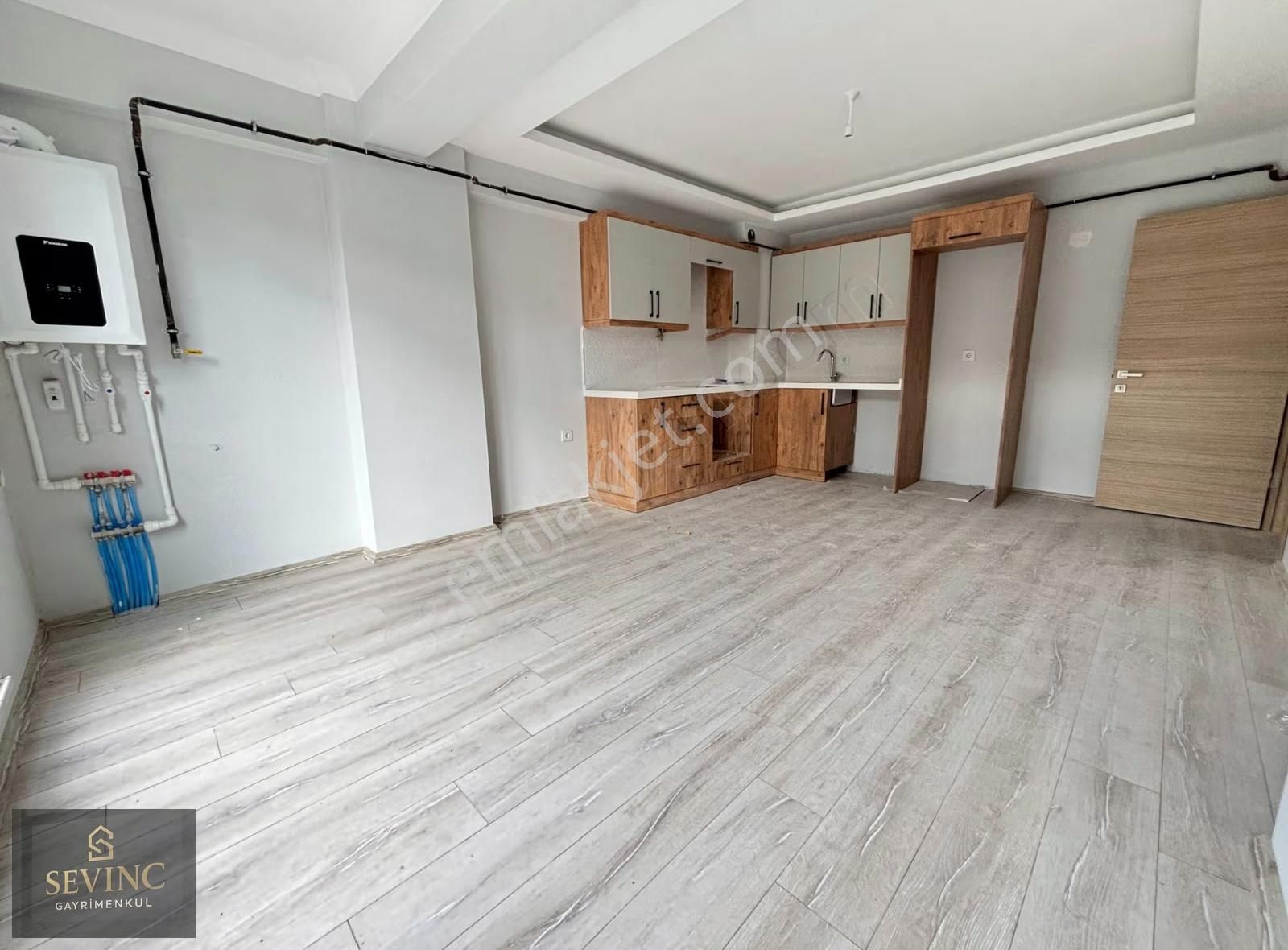 Sevinç'ten Yeni Mahallenin Gözde Konumunda Ara Kat Asansörlü 2+1 - Görsel 11