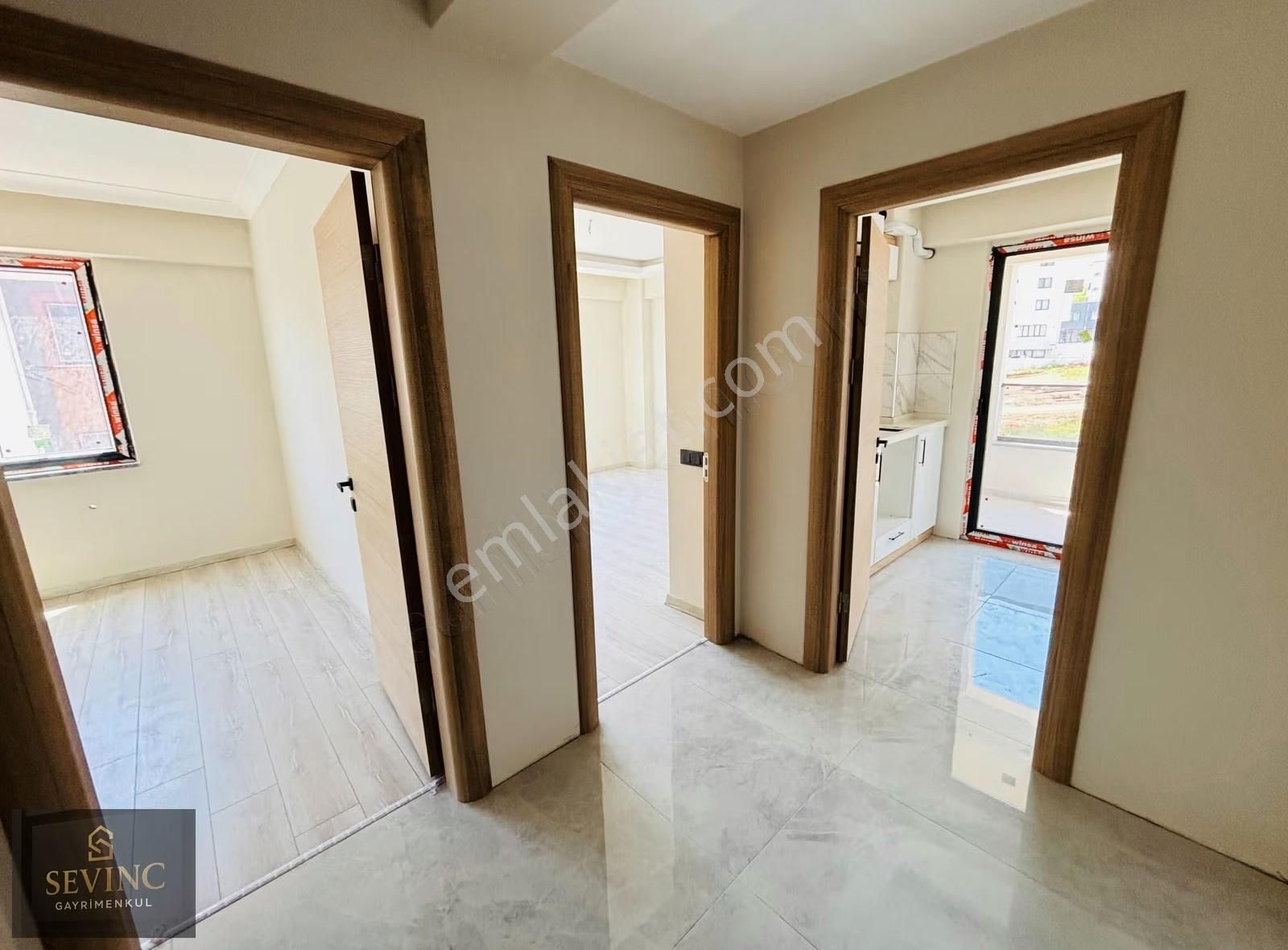 Sevinç'ten Otoparklı Site İçerisinde Balkonlu 2+0 Satılık Daire - Görsel 9