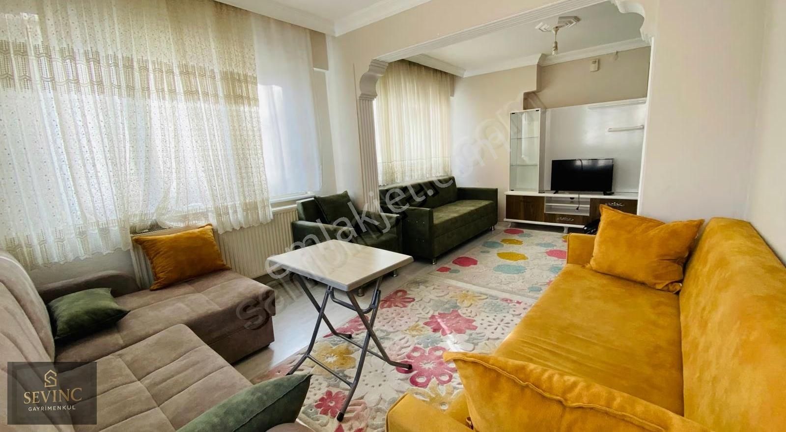 Sevinç'ten Kurtuluş Caddesi'nde Eşyalı Kiralık Daire