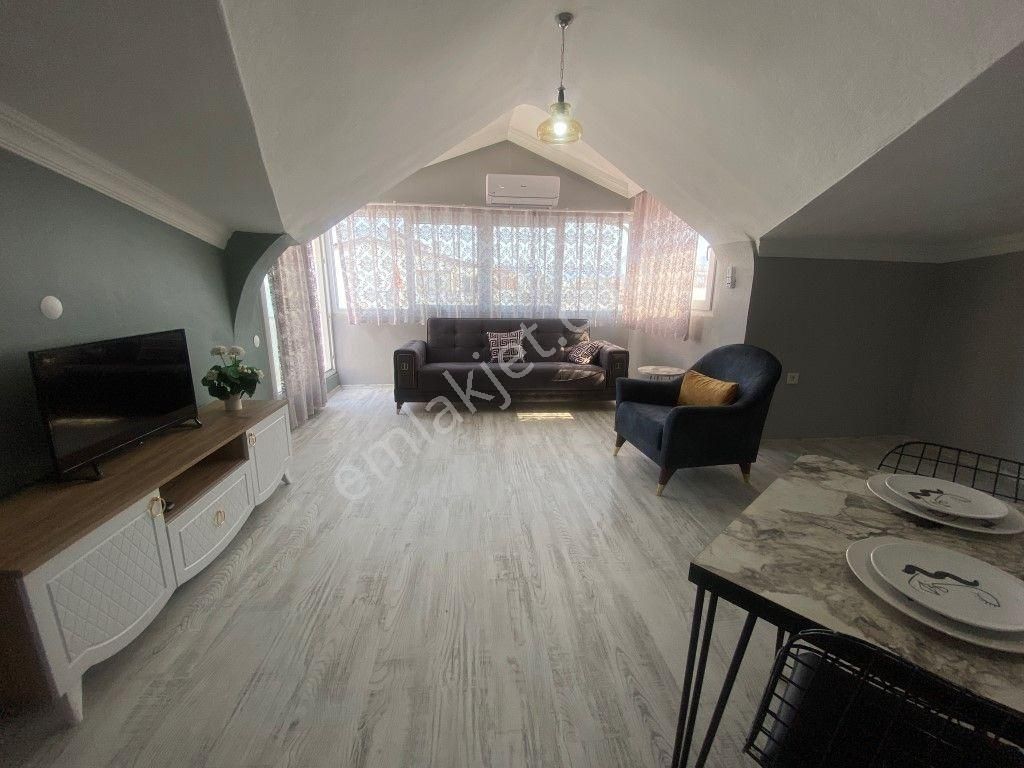 Çarşı İçinde Bakımlı Daire 2+2 (2 Adet 1+1 ) - Görsel 5