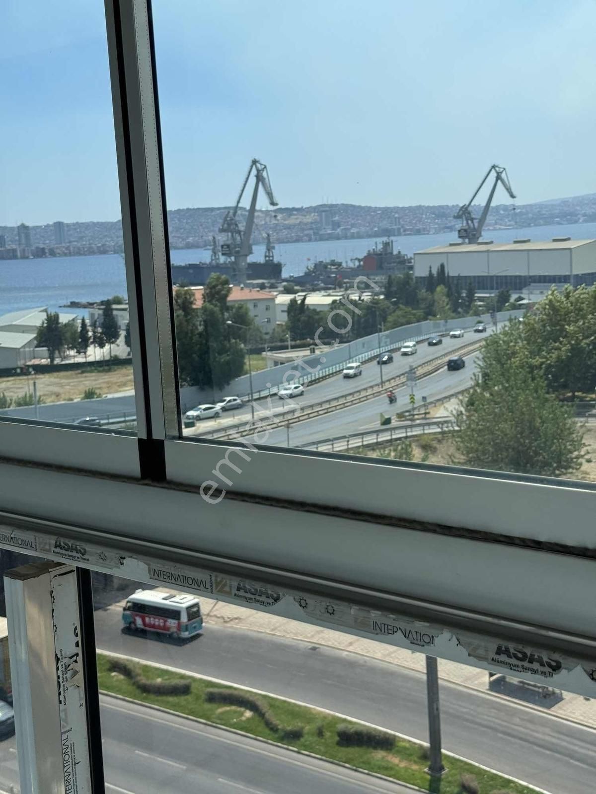 Bayraklı Alaybey Girişinde Eşyalı Kiralık 2+1 Daire - Görsel 24