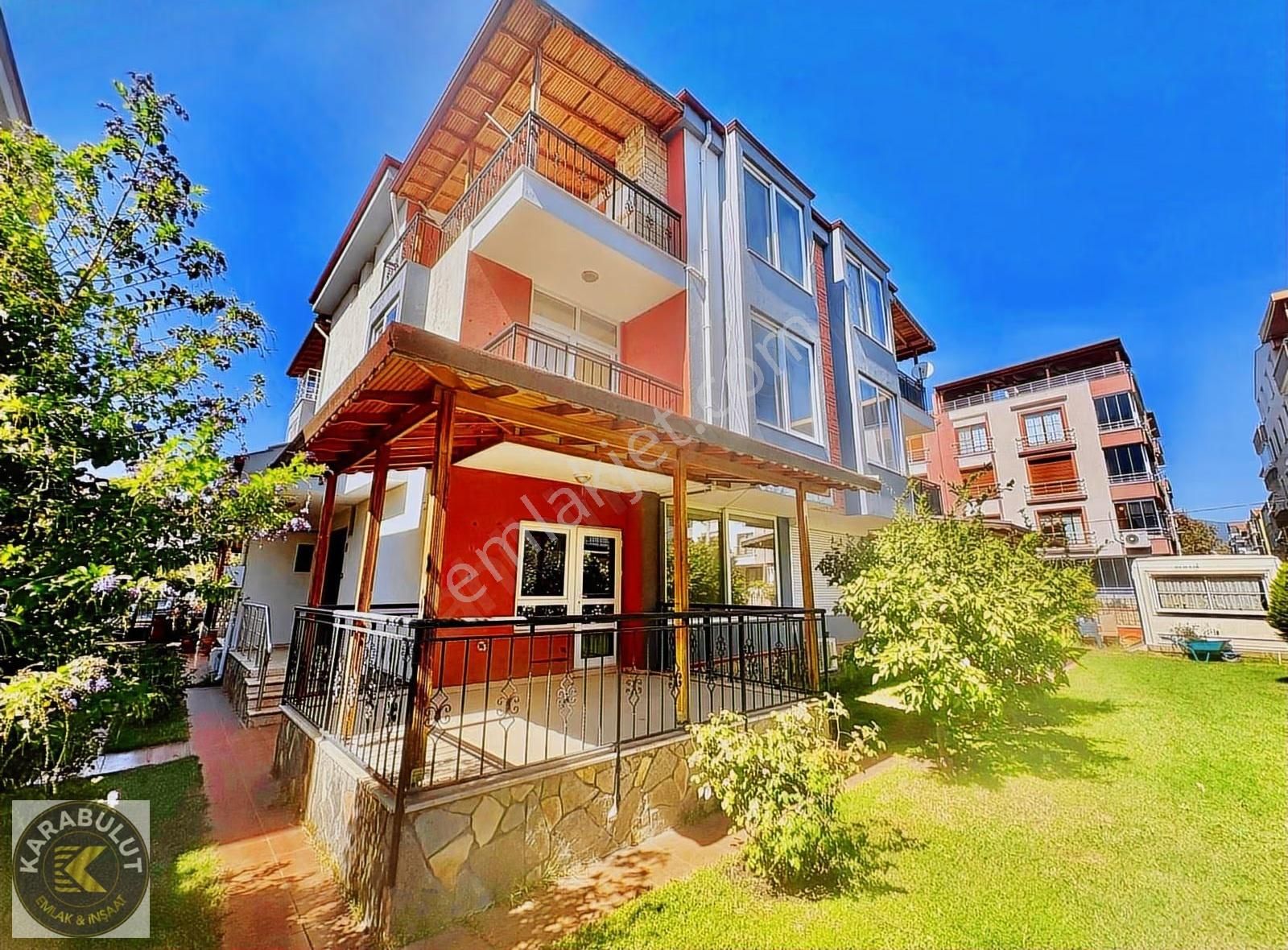 ▓karabuluttan▓altınkum'da Denize Yakın Konumda Satılık Villa