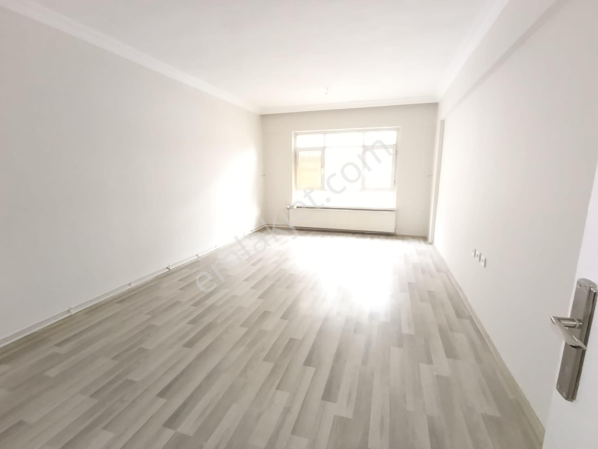 Mamak Çağlayan Mah. Mamakray Durağına Ve Mamak Belediye Yanı 3+1 Ara Kat Daire - Görsel 2