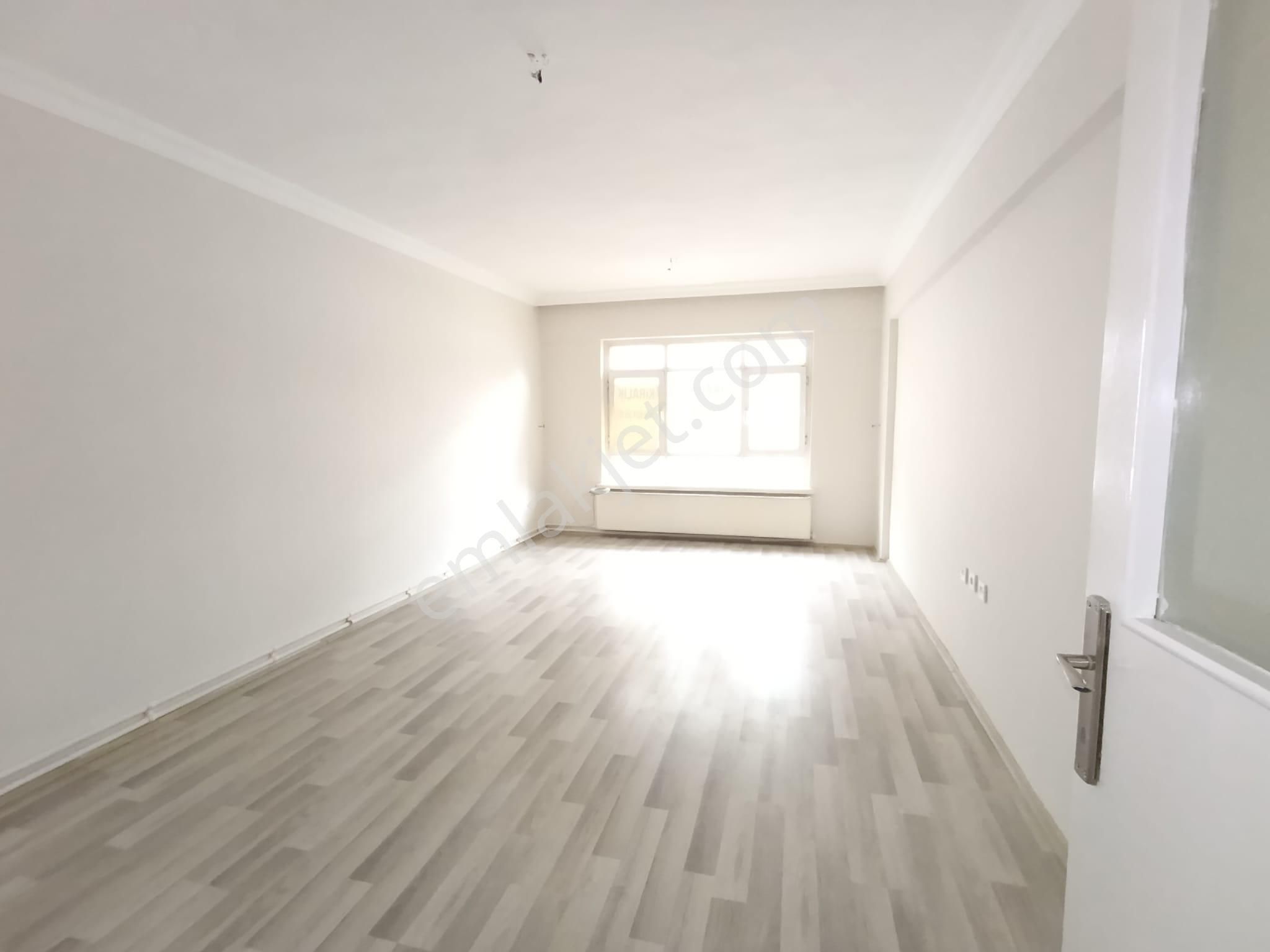 Mamak Çağlayan Mah. Mamakray Durağına Ve Mamak Belediye Yanı 3+1 Ara Kat Daire - Görsel 4