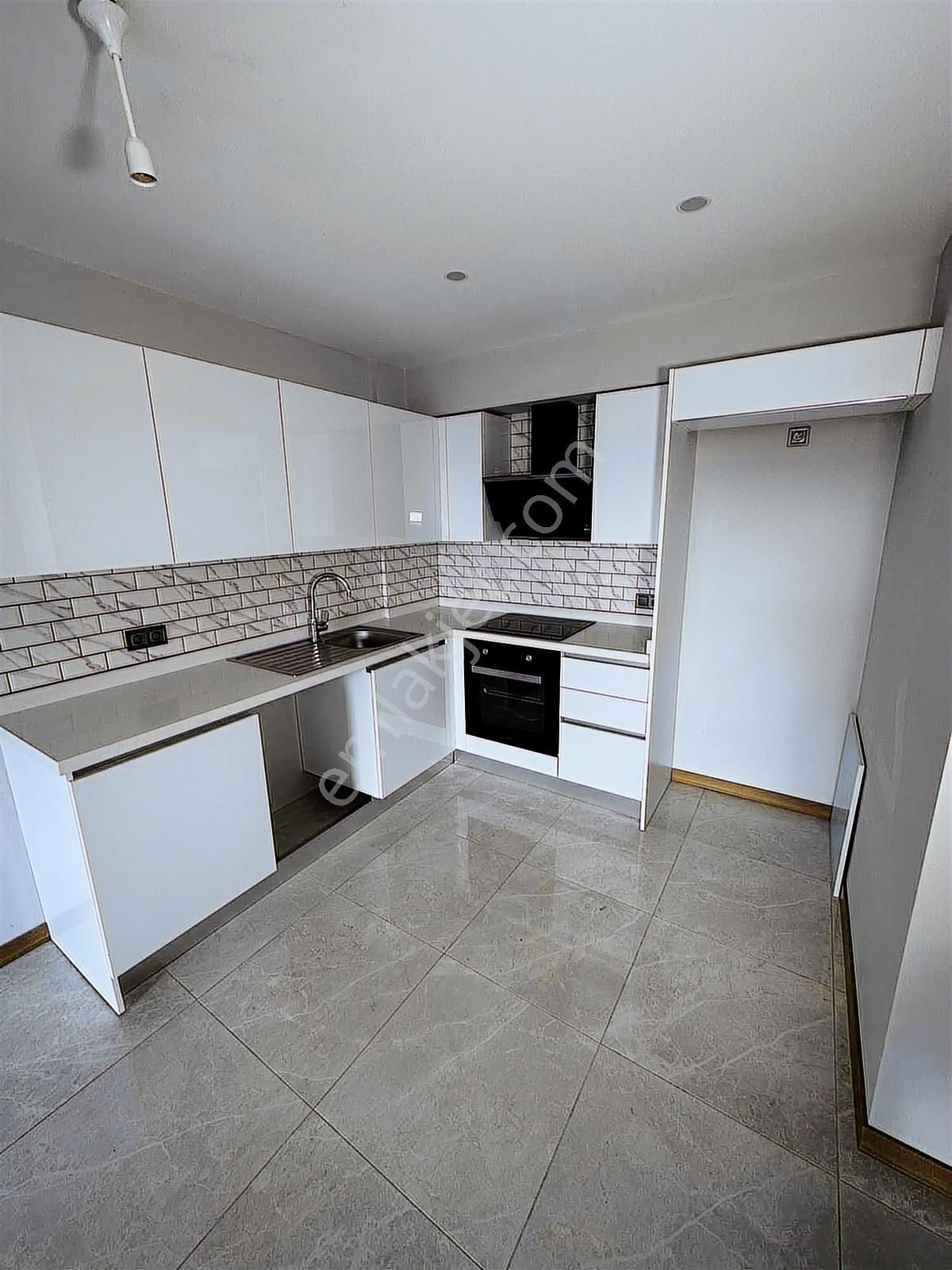 Torbalı Da İzban Yakını Havuzlu Sitede Kiralık 1+1 Daire - Görsel 21