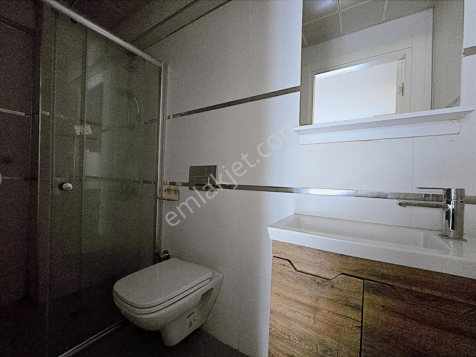 Bakırköy'de Cadde Üzeri Bahçe Çıkışlı 85 M2 2+1 Daire - Görsel 6