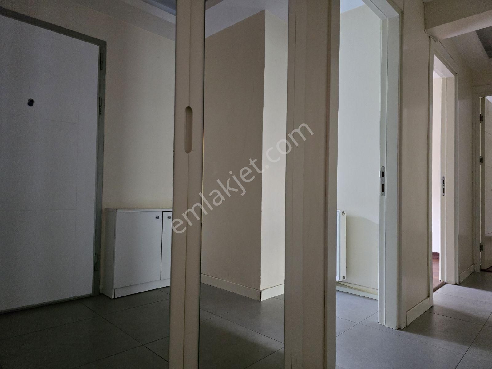 Bakırköy'de Cadde Üzeri Bahçe Çıkışlı 85 M2 2+1 Daire - Görsel 11