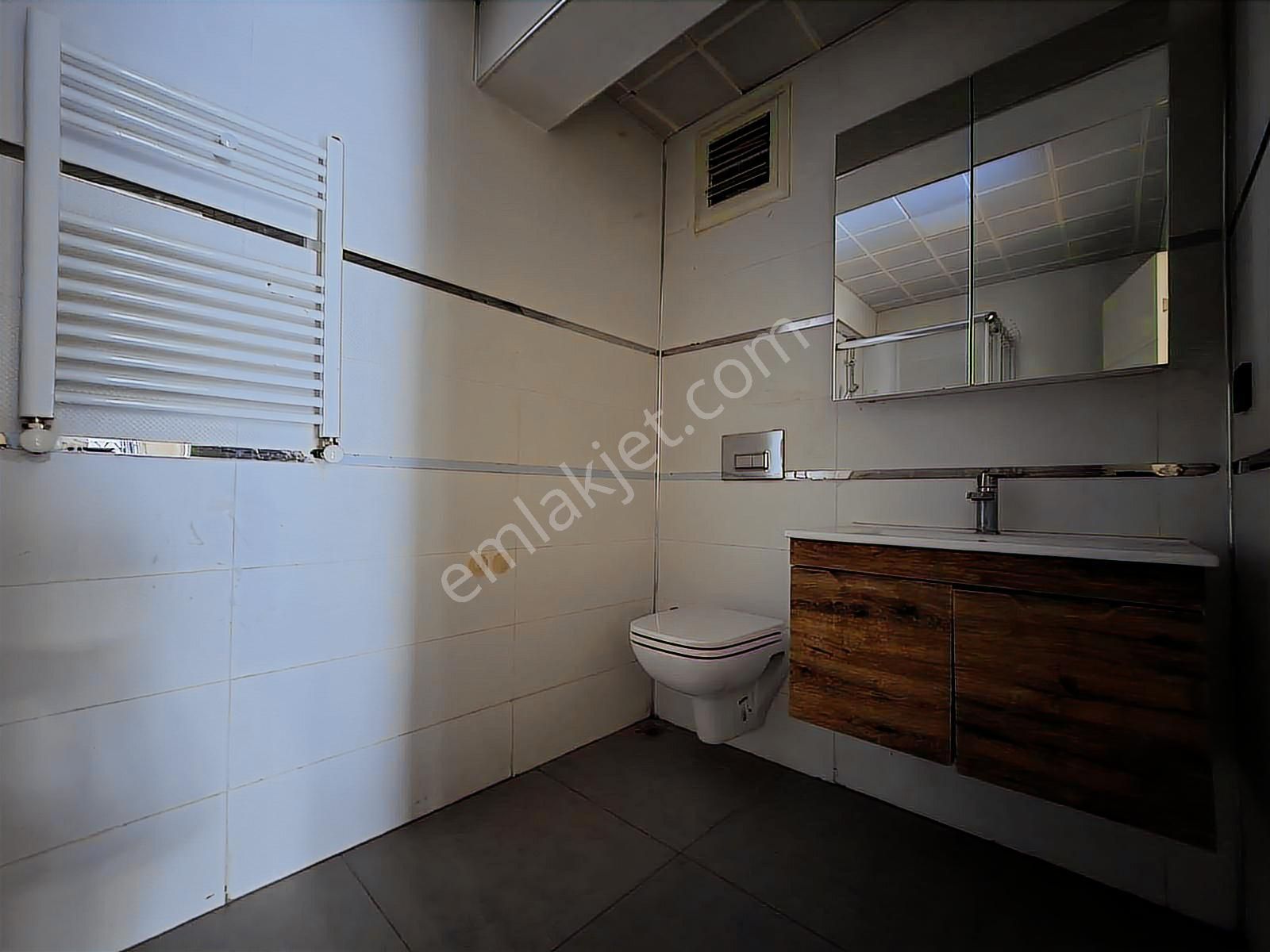 Bakırköy'de Cadde Üzeri Bahçe Çıkışlı 85 M2 2+1 Daire - Görsel 15