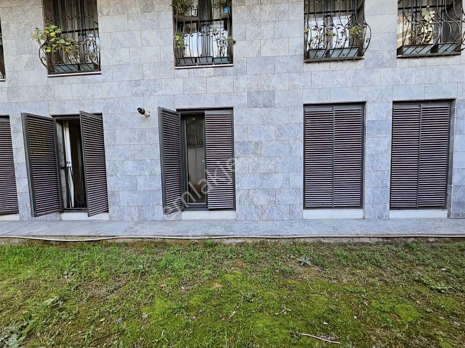 Bakırköy'de Cadde Üzeri Bahçe Çıkışlı 85 M2 2+1 Daire - Görsel 2