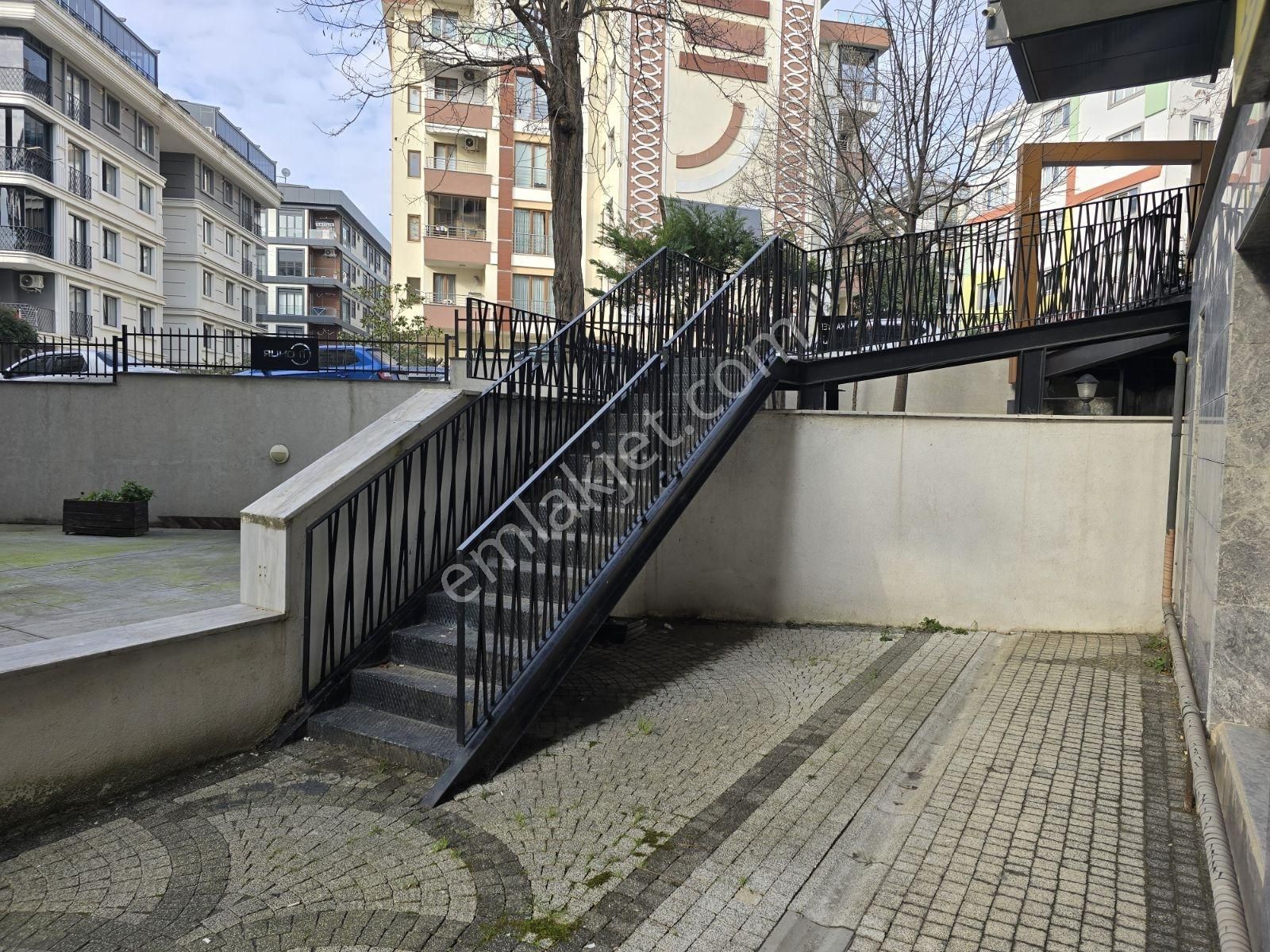 Bakırköy'de Cadde Üzeri Bahçe Çıkışlı 85 M2 2+1 Daire - Görsel 24