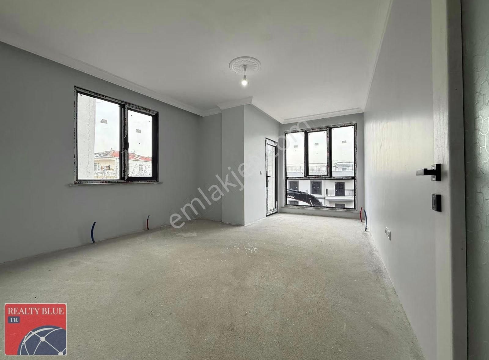 Sarıgazi Mh. Şehir Hst. Dibinde Kap Otoparklı 2+1 Ön Cephe Daire