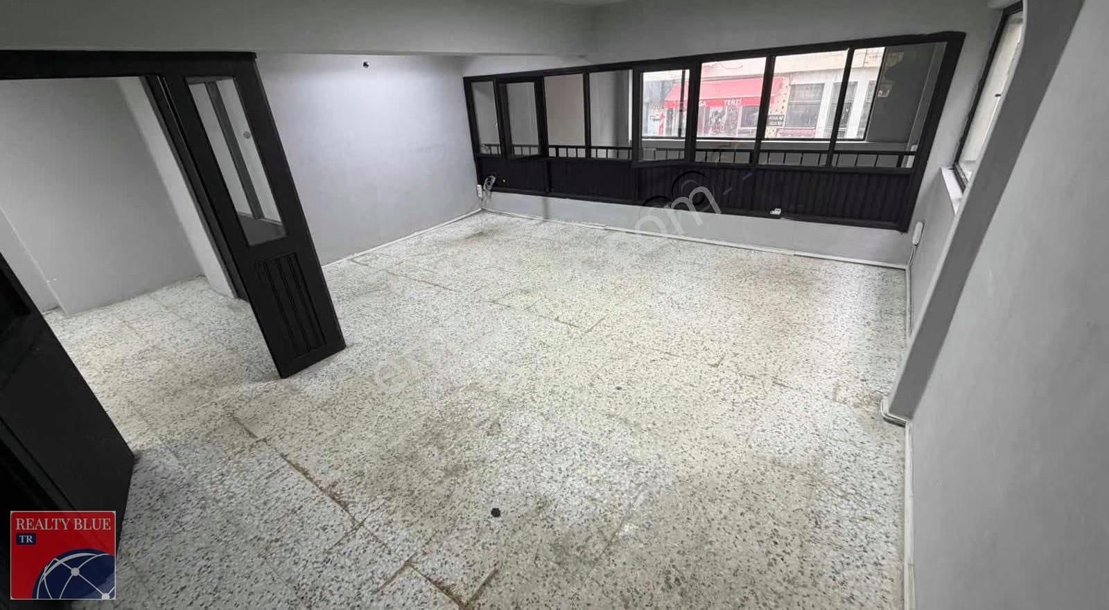 Maltepe Çarşı Merkezde 3 Katlı Net 213m2 Depolu Dükkan - Görsel 10