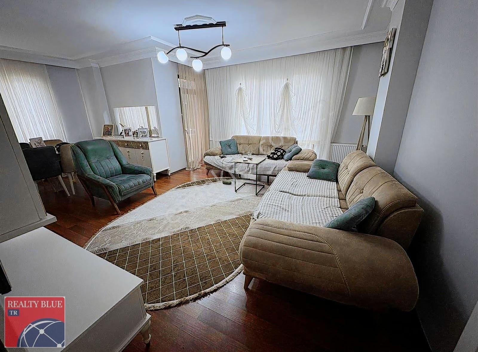 Esatpaşada Harika Konumda Yatırımlık 3+1 Daire