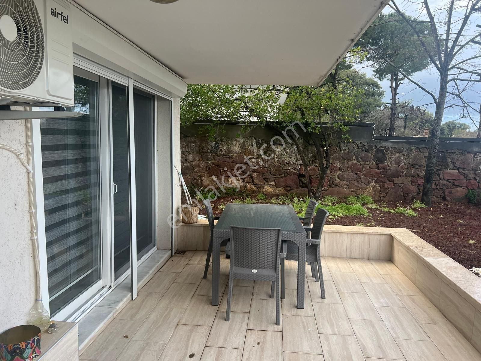 Ayvalık Sefa Çamlık ' Da Deniz Manzaralı Kiralık Daire