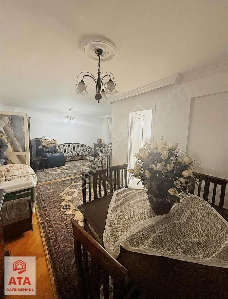 Karşıyaka Lisesi Karşısı Merkezi Konumda Geniş 3+1 - Görsel 9