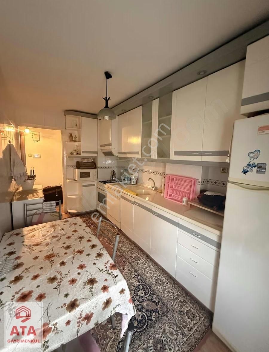 Karşıyaka Lisesi Karşısı Merkezi Konumda Geniş 3+1 - Görsel 3