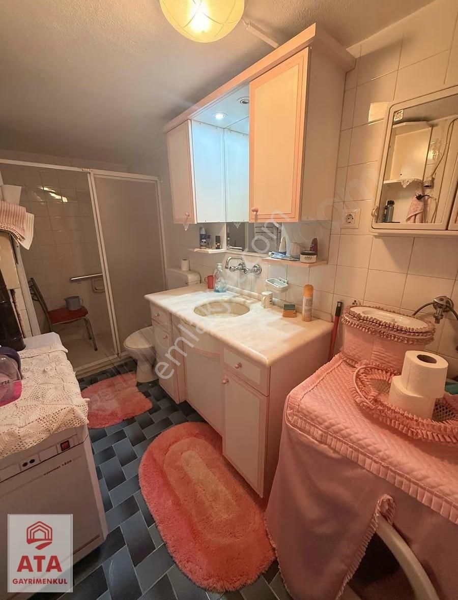 Karşıyaka Lisesi Karşısı Merkezi Konumda Geniş 3+1 - Görsel 4