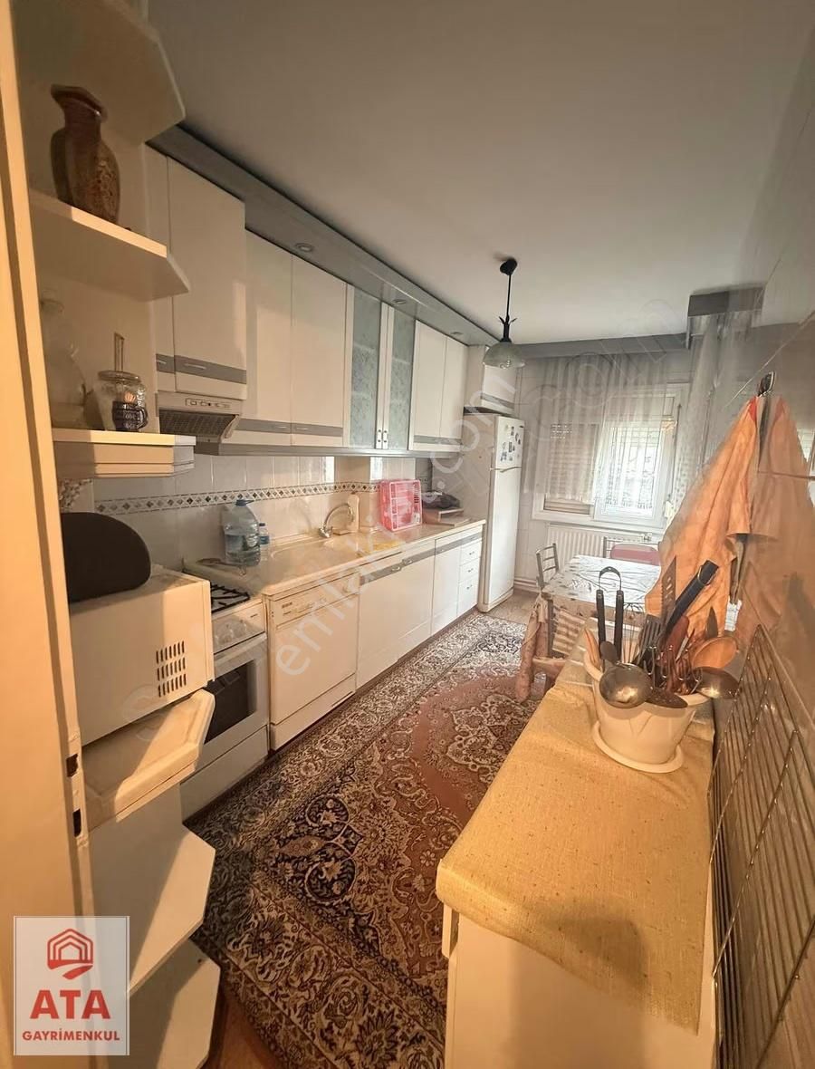 Karşıyaka Lisesi Karşısı Merkezi Konumda Geniş 3+1 - Görsel 24