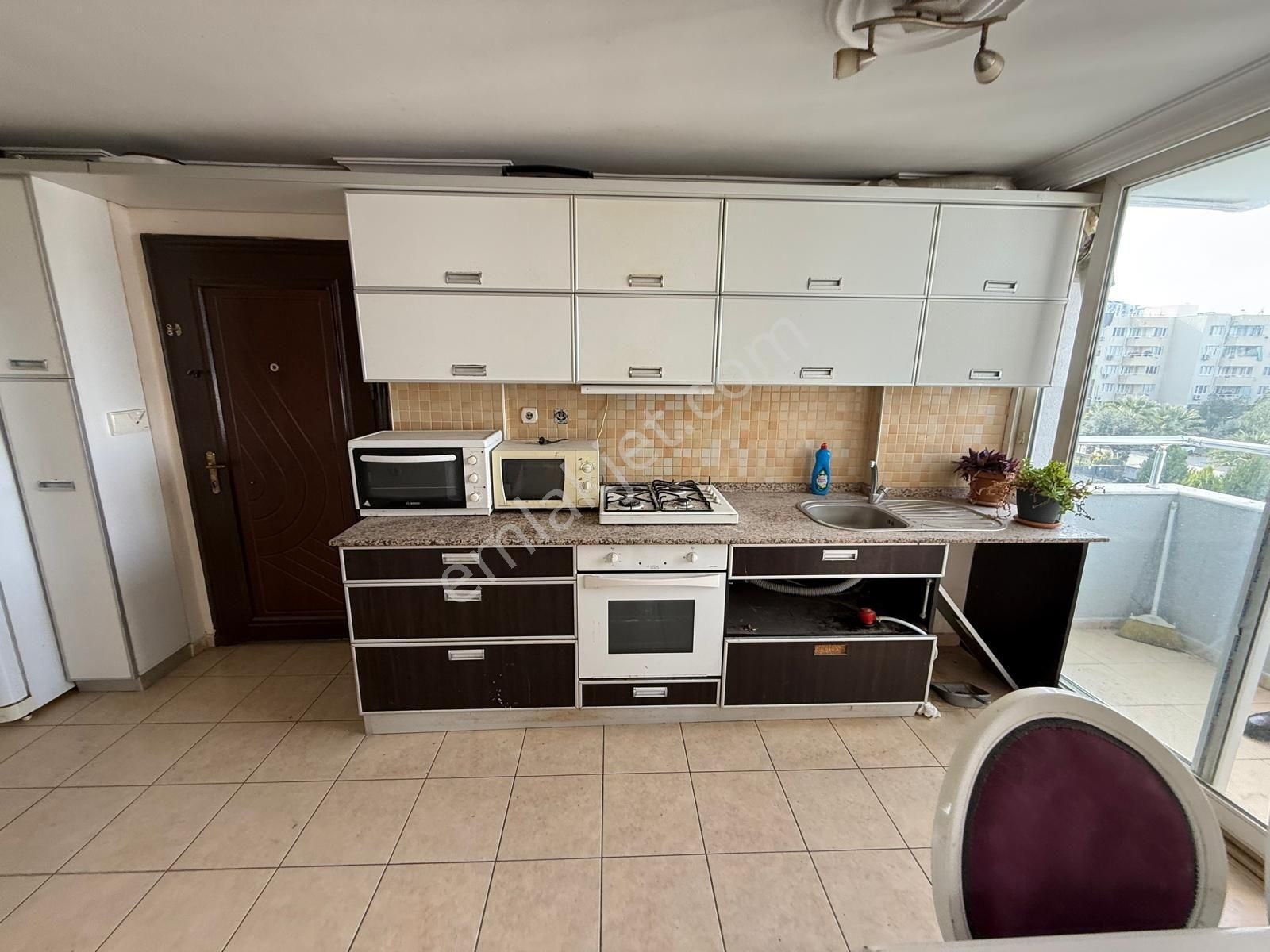 Kuşadası Otagar Arkası Asansörlü Çift Cephe Ferah 2+1 Daire - Görsel 8