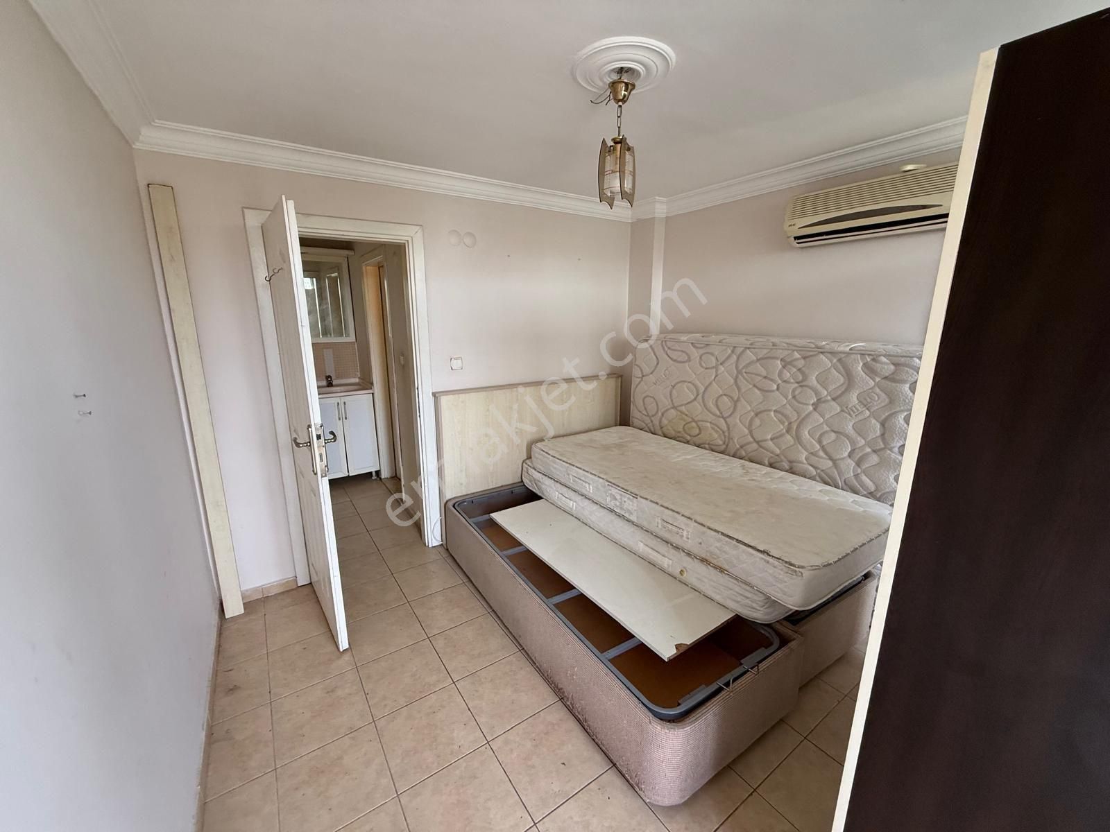 Kuşadası Otagar Arkası Asansörlü Çift Cephe Ferah 2+1 Daire - Görsel 10