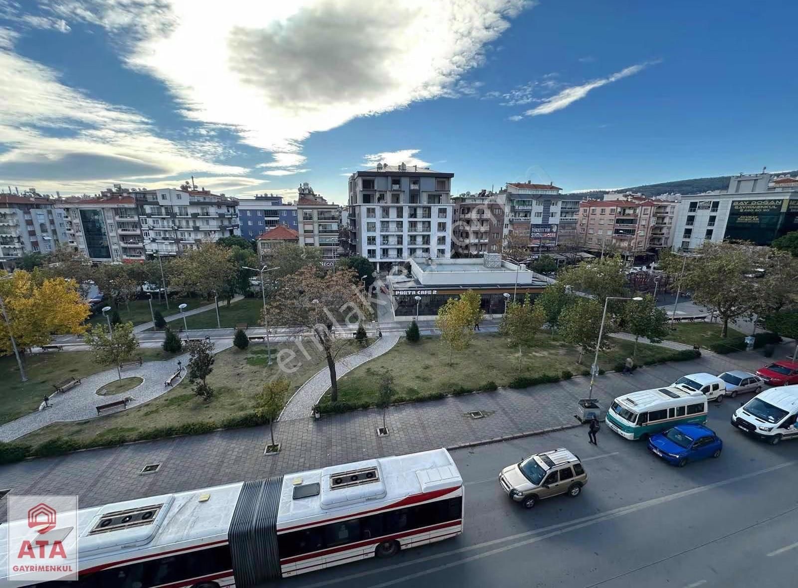 Gaziemir Önder Caddesinde Kiralık 2+1 Asansörlü Daire - Görsel 23